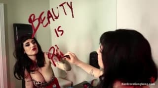 Gangbang HARD dans l’asile psychiatrique..