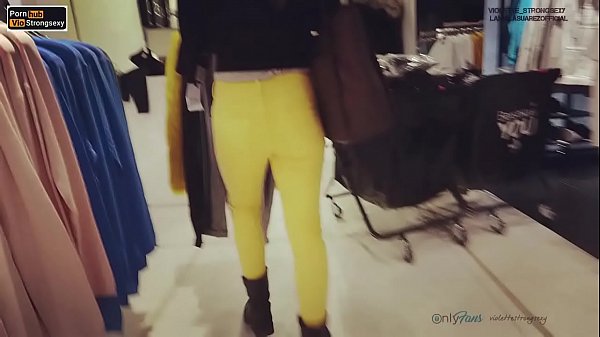 Chapter 16: Chica fit folla y traga semen dentro del vestidor de grandes almacenes