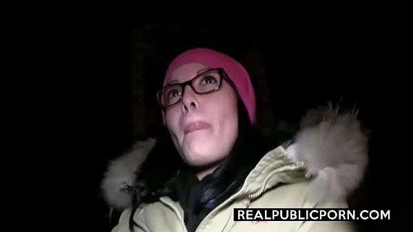 Nerdy Chick Knows How To Swallow In Public – REALPUBLICPORN.COM