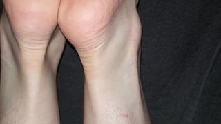 Cum in 25 y. old soft feet, size  35