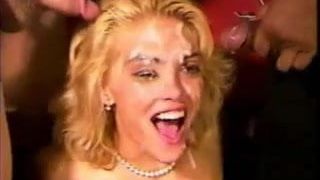 Amateur milf bukkake